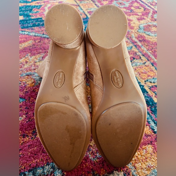Anne Klein | Women’s tan faux suede round heel, side zip ankle boots, size 8 - Picture 11 of 13
